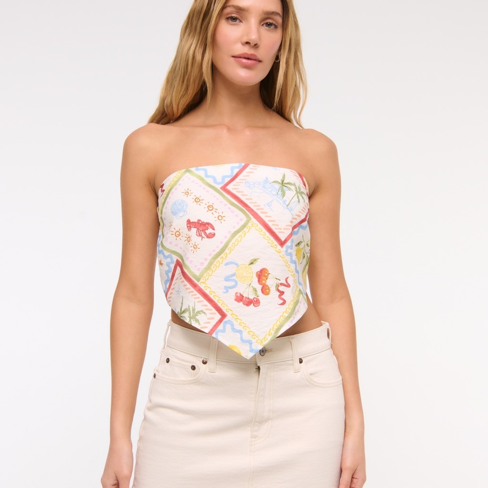 Abercrombie & Fitch White and Red Patterned Crop Top